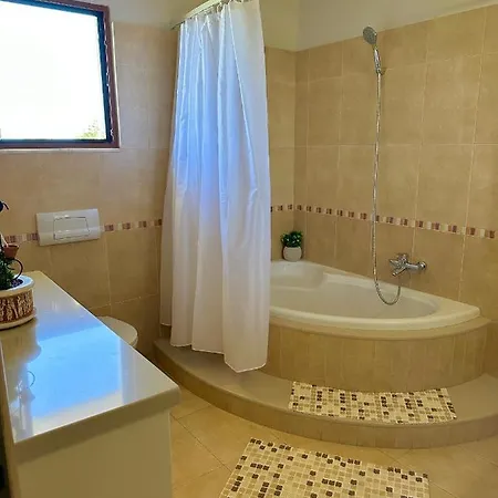 Paradise Family Paradeísion